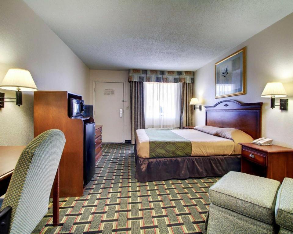 Econo Lodge Meridian Exterior photo