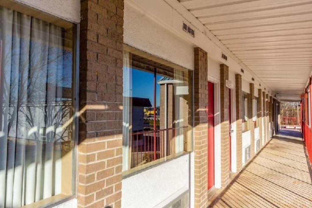Econo Lodge Meridian Exterior photo